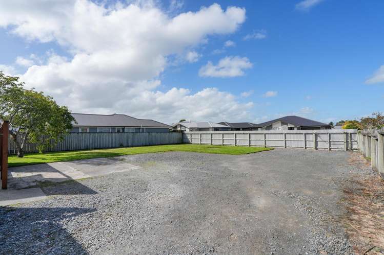 327 North Road Waikiwi_23