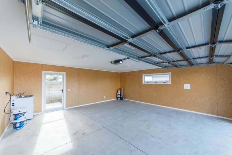 2 Wescombe Grove Feilding_5