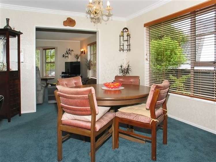 2 Thurso Grove Papakowhai_14