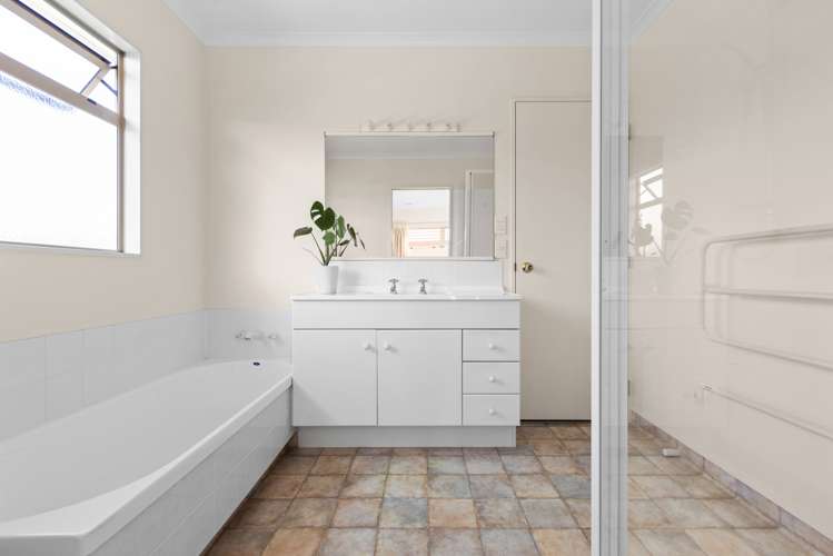 7 Ellerslie Place Taradale_10