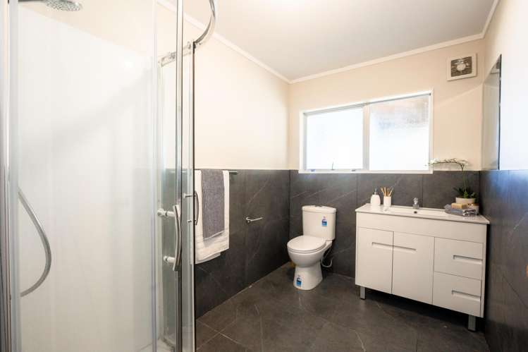 2/13 Fairclough Road Beach Haven_10