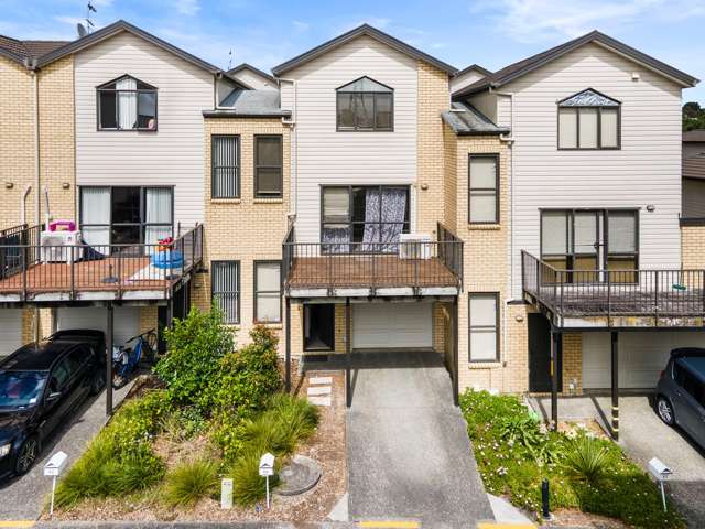 3 bedroom town house in Te Atatu