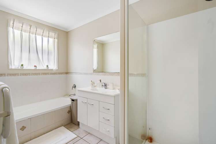 5 Norman Close The Gardens_13