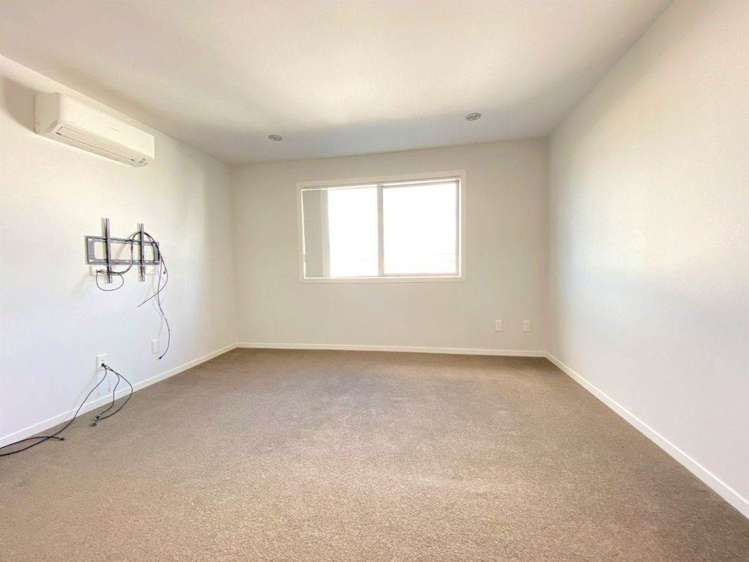 24 Pencaitland Drive Flat Bush_5