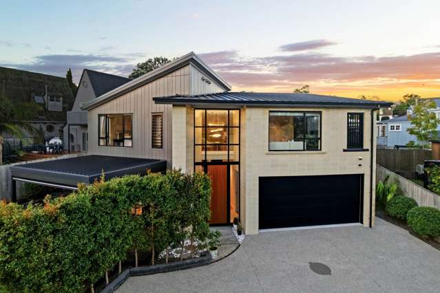 Stylish, Stunning & Coastal Living