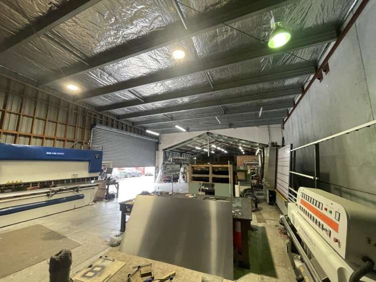 3126 Great North Road New Lynn_5