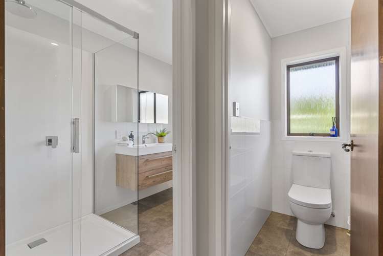 2/102 Rathgar Road Henderson_11