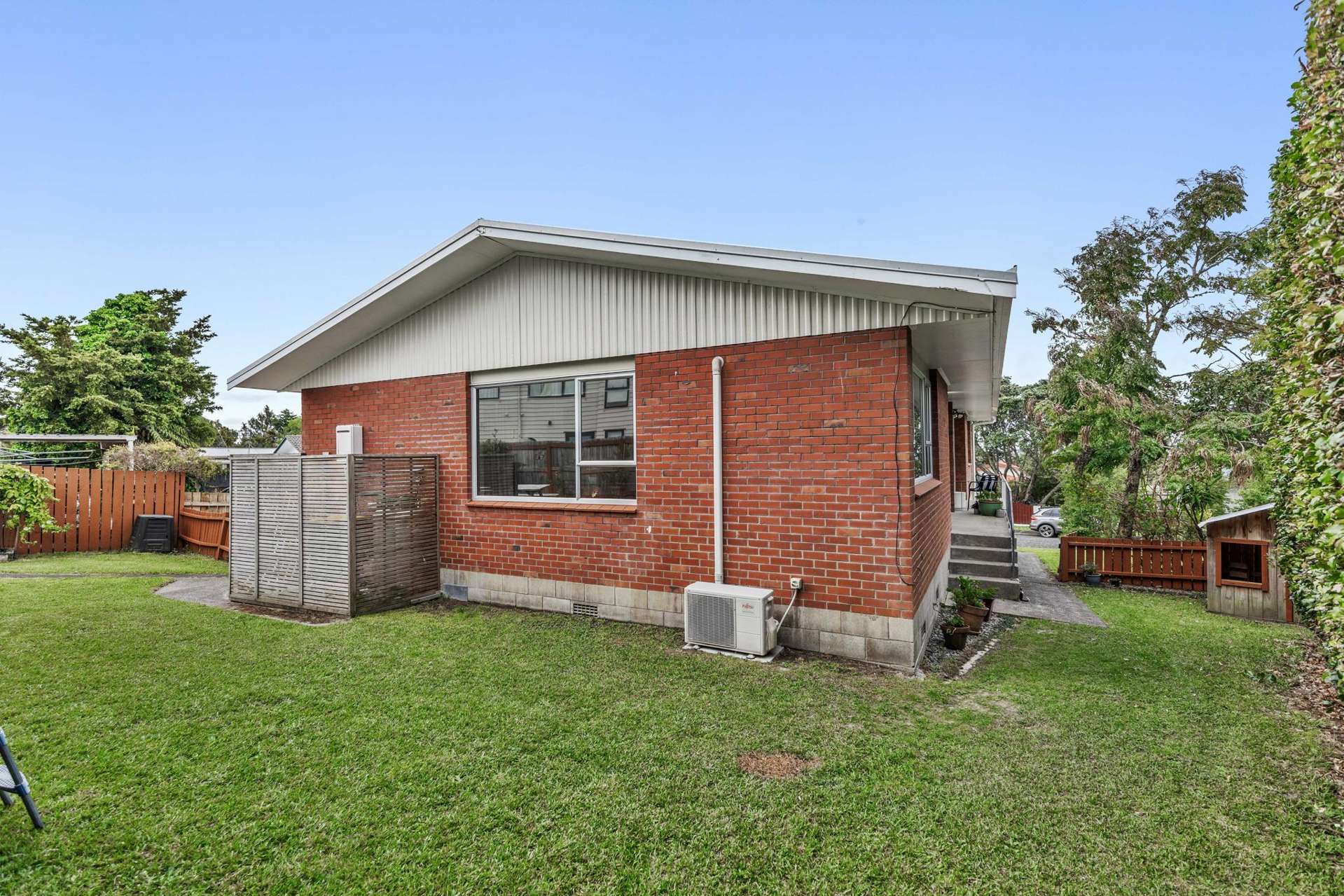 2/4 Illana Place Ranui_0