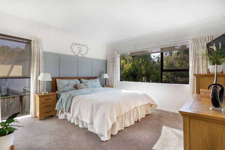 2/87 Beach Road Mellons Bay_12