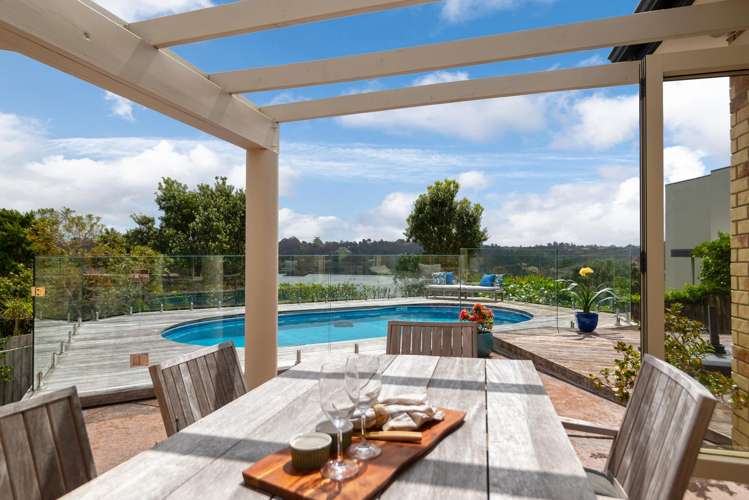 15 Rangi Avenue Schnapper Rock_2