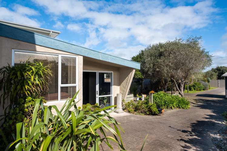225 Clifton Road Te Awanga_18