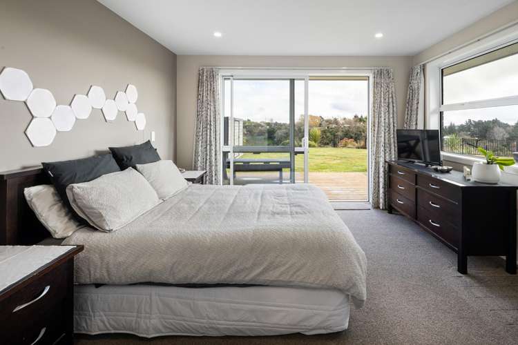 15 Hyatt Close Leamington_23