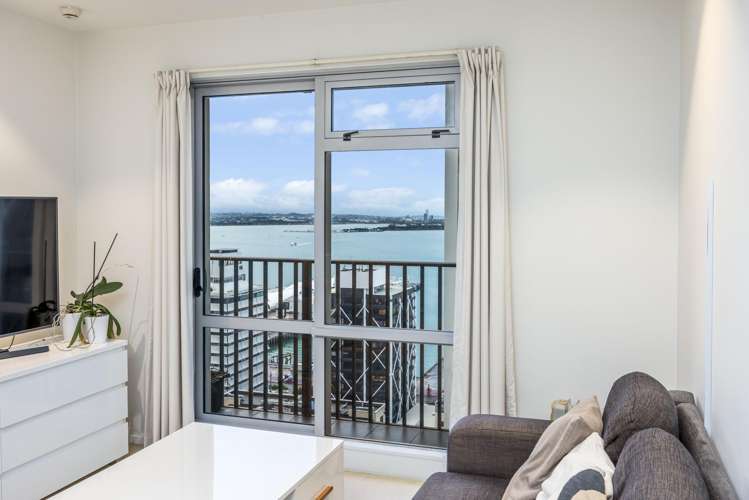 21B/16 Gore Street Auckland Central_11