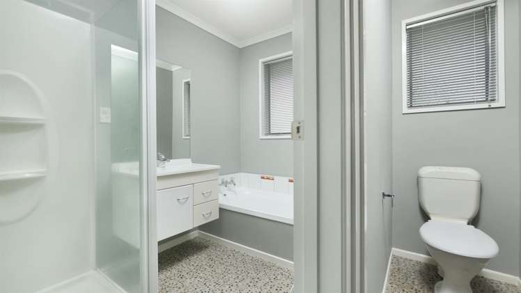 15a Sequoia Place Pukete_7