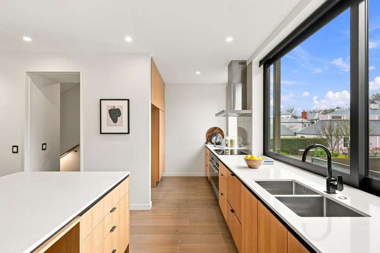 2/197 Hereford Street_3