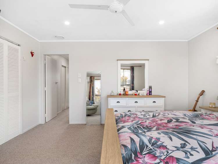 17 Byron Grove Owhata_18