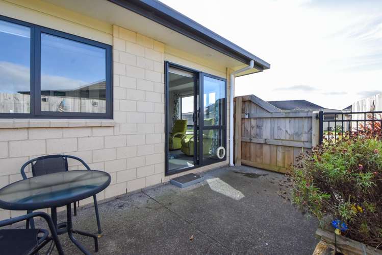 37 Ashmore Park Road Carterton_18
