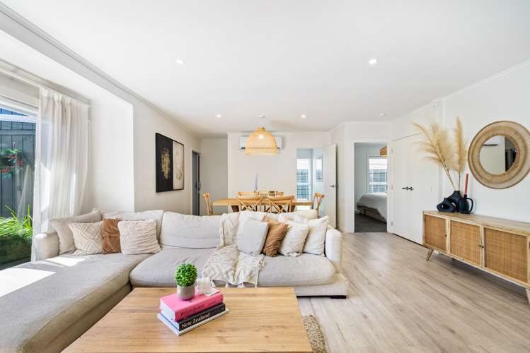 10 Pixie Place Pakuranga Heights_36