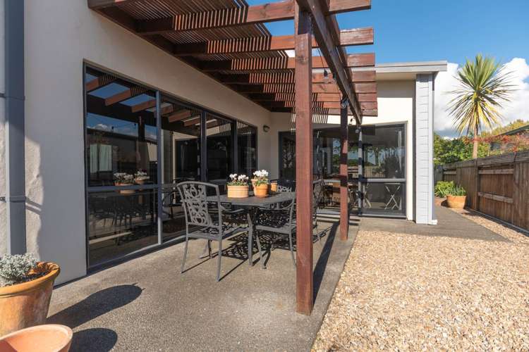 63 Rowesdale Drive_3