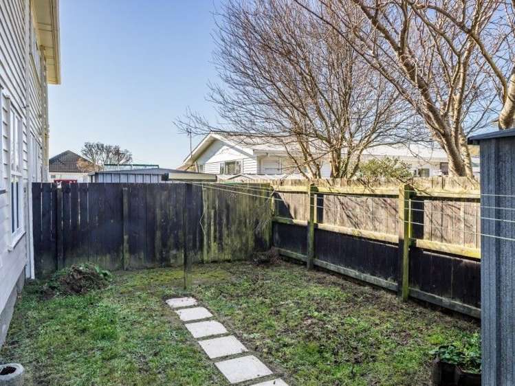 108 Whites Line East Waiwhetu_10