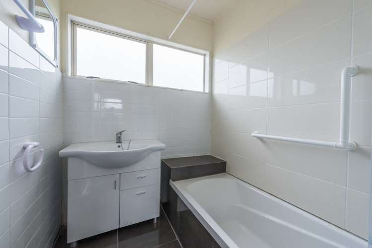 1/137 Awaroa Road Helensville_6