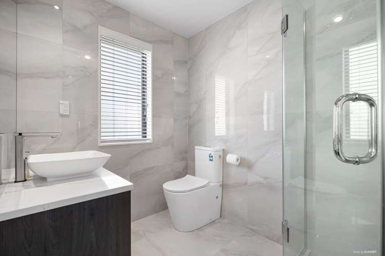 13 Treloar Crescent Hobsonville_17