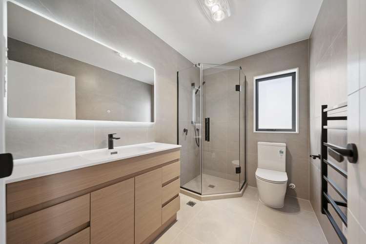 10-12 Clendon Place Manurewa_42