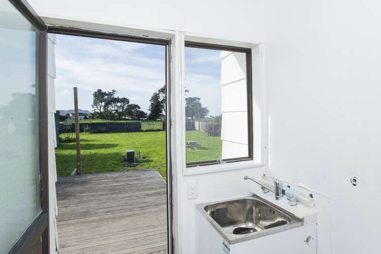 43 Main Road Tolaga Bay_13