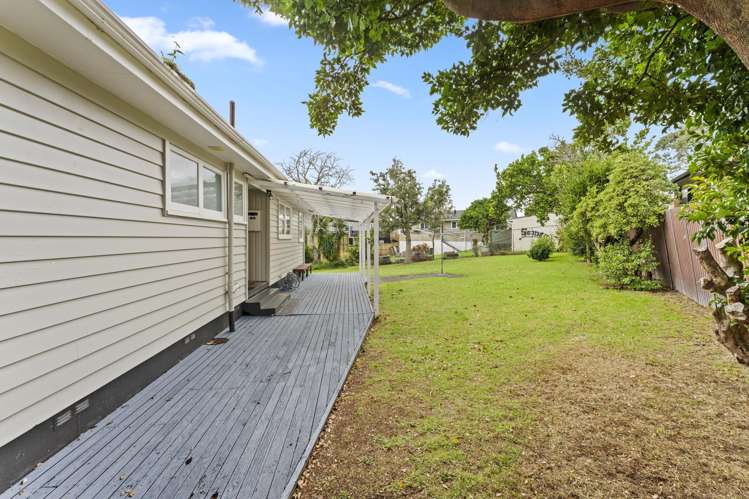 7 Rainbow Place Wattle Downs_10