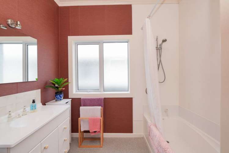 541 Tweed Street Newfield_15