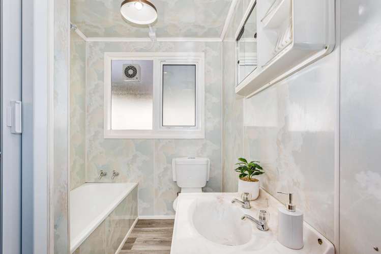 433 Stokes Valley Road Stokes Valley_10