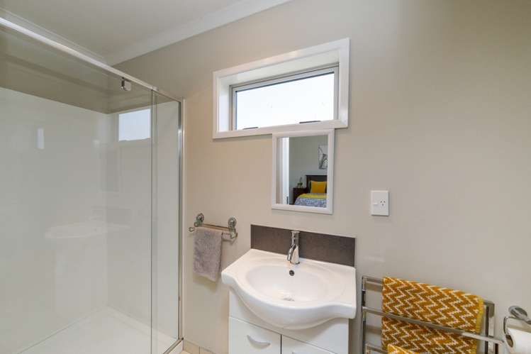 6 Lockhart Avenue Milson_15