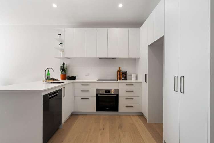 10/152 The Parade Island Bay_12