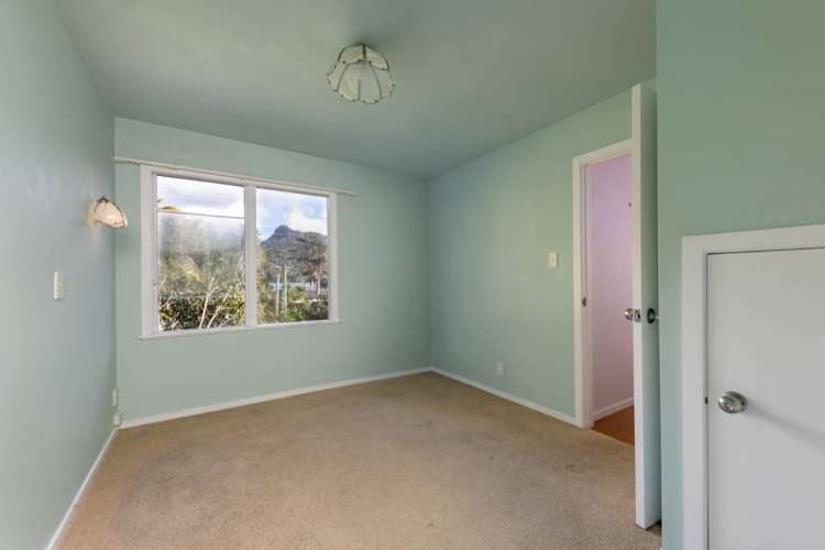 12 Foster Avenue Huia_11