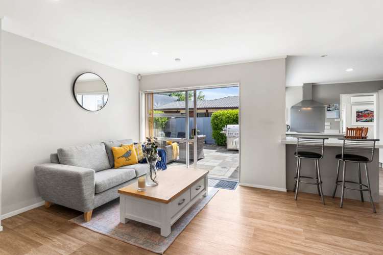 17 Evanda Crescent Conifer Grove_7