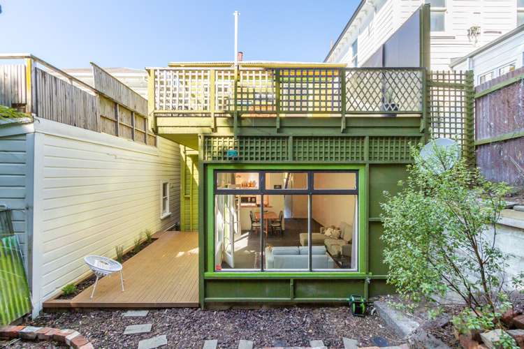 10 Russell Terrace Newtown_16