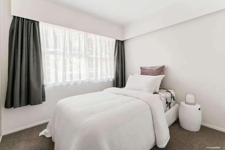 12 Dennis Avenue Hillpark_13