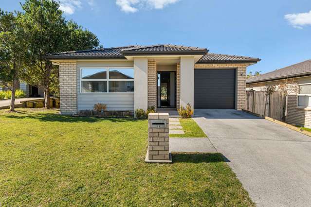 Spacious Single Level Home-Lock-Up and Leave