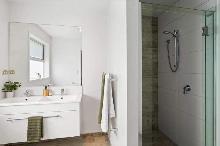 33 Kahuparere Crescent Pyes Pa_10