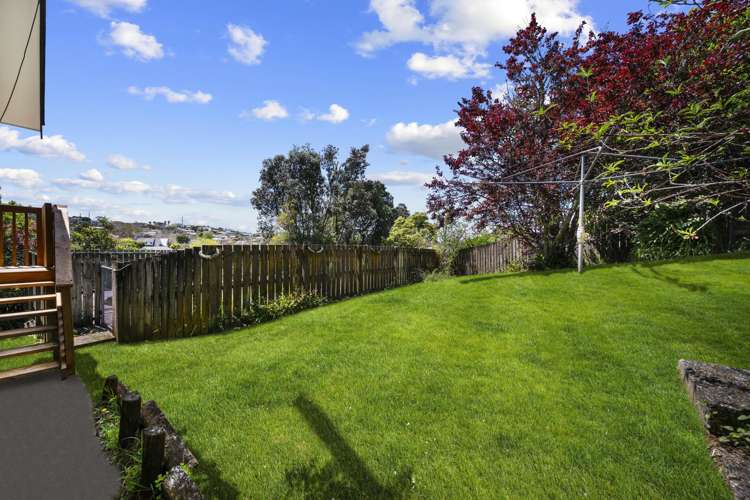 6 Theban Place Totara Vale_15