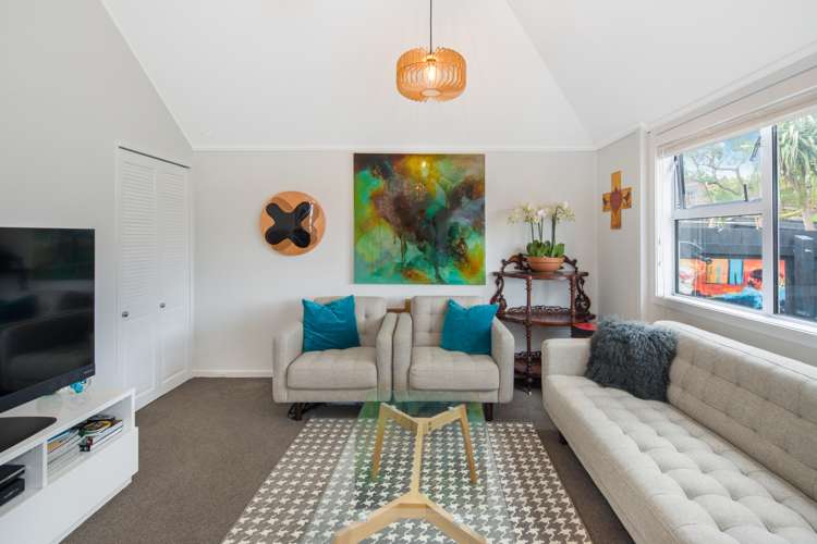 142 Akaroa Drive Maupuia_5