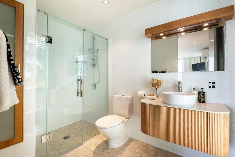 22b Beach Road Castor Bay_33