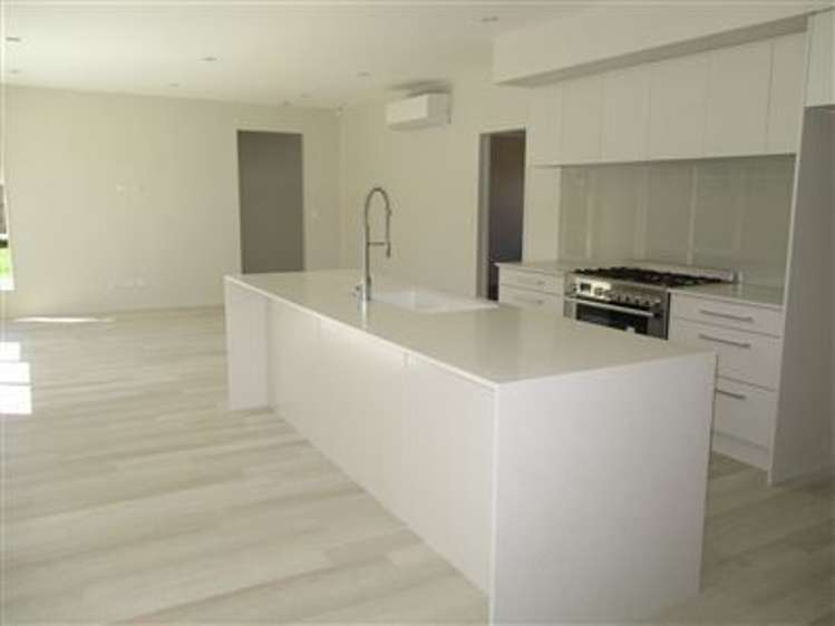 21 Andalusian Way Karaka_1