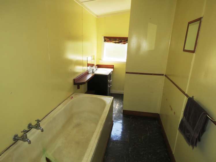 38 Dick Street Reefton_14