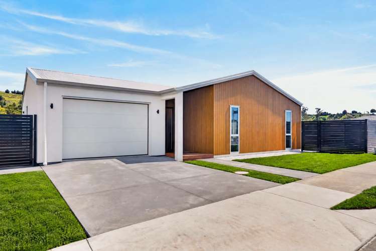 1/11 West Place Greenmeadows_19