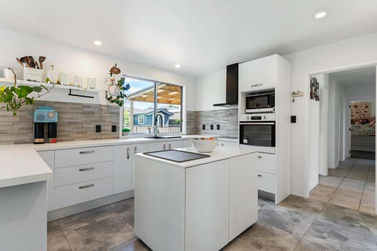 5 Becker Drive_5