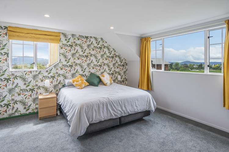 23 Hayward Rise Owhata_16