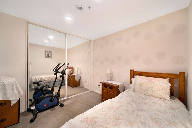 2i/175 Hurstmere Road Takapuna_6