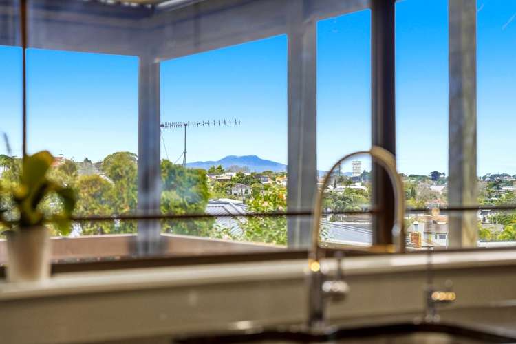 2/121 Forrest Hill Road Forrest Hill_12