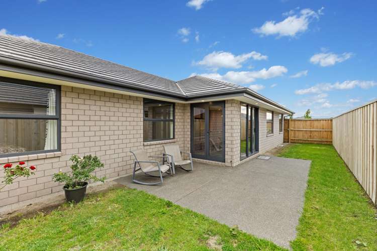 175 Faringdon Boulevard Rolleston_11